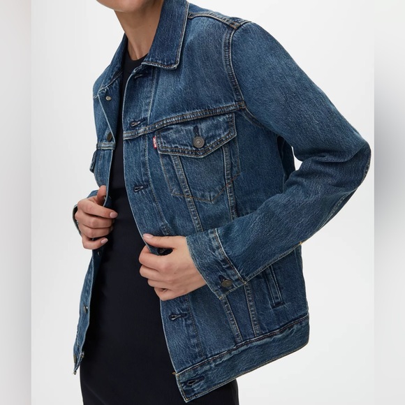 Levi’s 90s Denim Trucker Jacket in Mayze - Picture 12 of 12